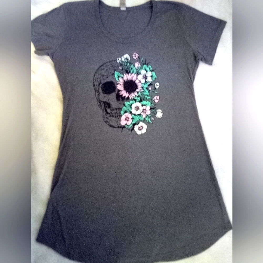 Grey sleep gown with skull/flowers, size: XL, brand: Instant Message